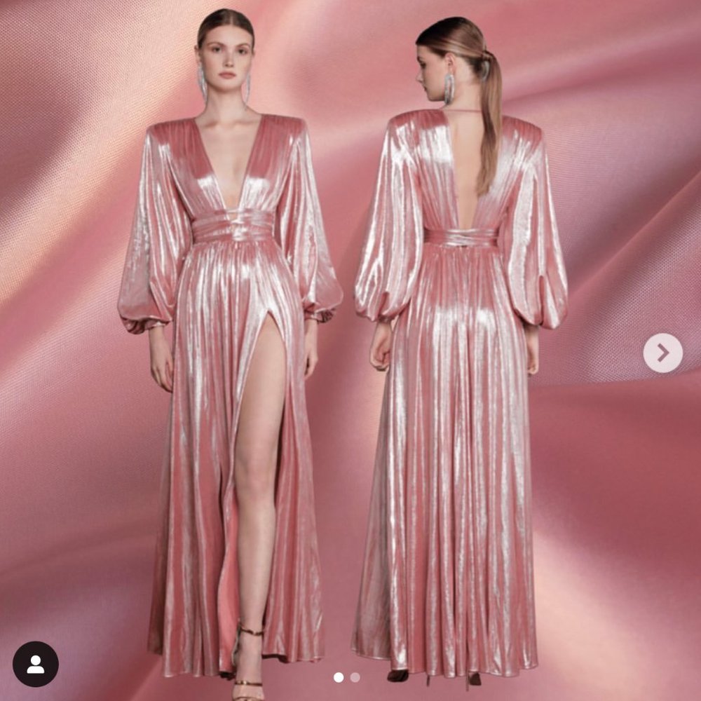 Bronx and banco Zoe metallic pink long sleeve gown⭐️